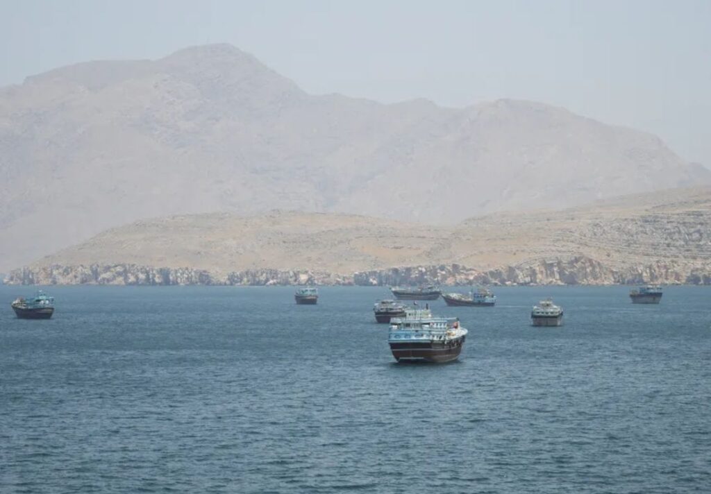 Estrecho de Ormuz: el tráfico marítimo registra un repunte récord de 70 cruces en un día