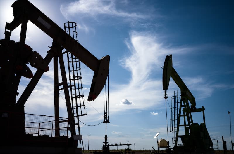 OPEP+ busca aumentar su producción de petróleo bajo una fuerte crisis interna