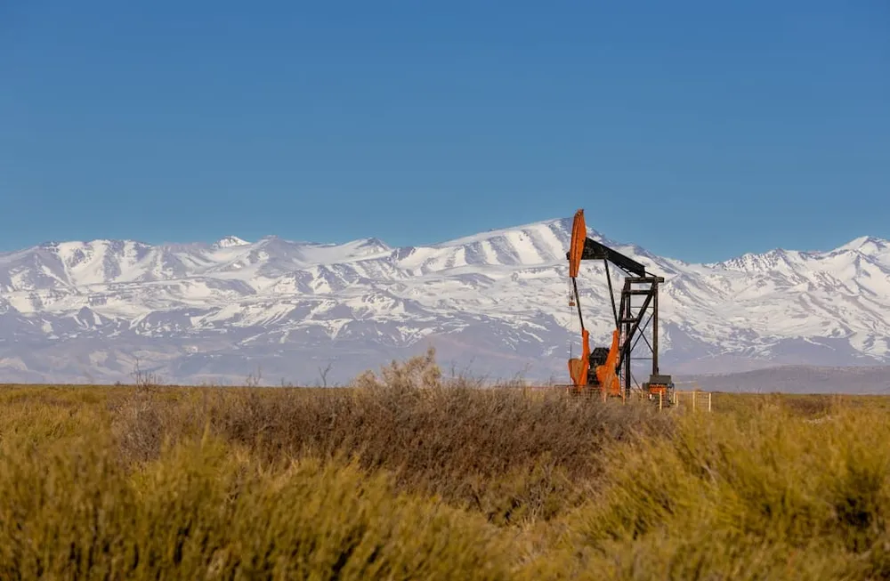 Mendoza licita un estudio integral para evaluar el potencial de petróleo no convencional en la Formación Cacheuta