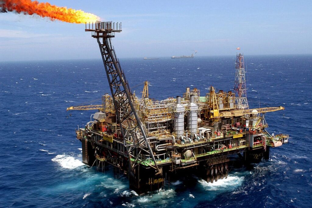 Explotación petrolera en Malvinas: una naviera chilena negocia sumarse