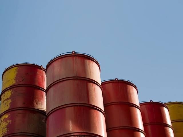 Petróleo en Ormuz: EEUU movilizó 20 millones de barriles en operación secreta