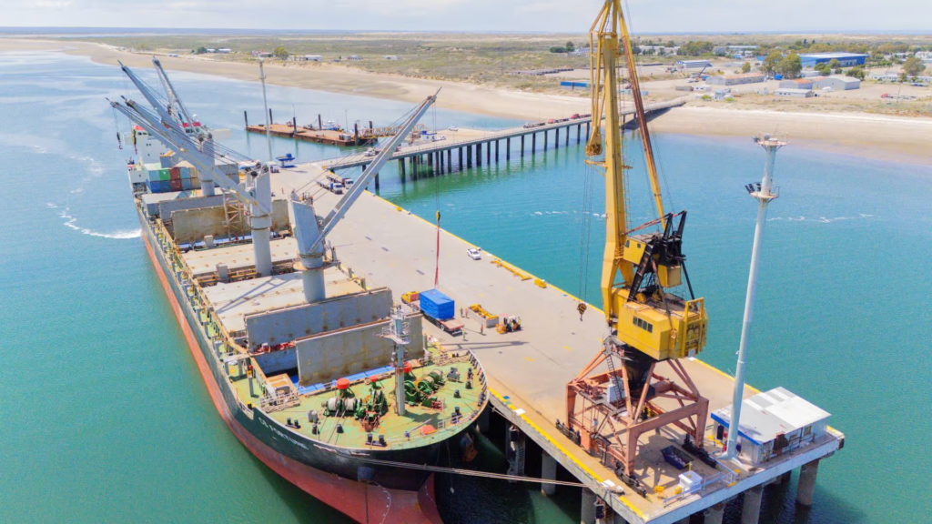 Vaca Muerta: llegaron dos monoboyas a Río Negro para exportar petróleo